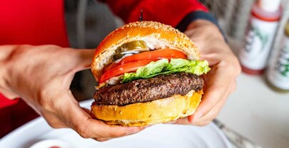 Trump permitir&aacute; la importaci&oacute;n temporal de carne de res sin aranceles para reducir precios