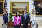 Rubio recibe a canciller canadiense después de que Trump aplazara el arancel del 50 % Rubio recibe a canciller canadiense después de que Trump aplazara el arancel del 50 %