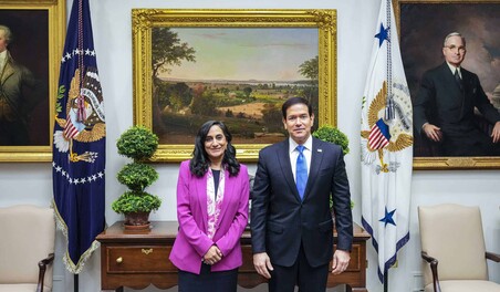 Rubio recibe a canciller canadiense despu&eacute;s de que Trump aplazara el arancel del 50 %