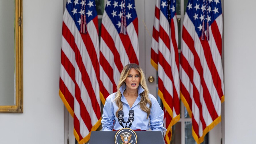 Escuché que me extrañaron: Melania Trump en su primera aparición pública en un mes Escuché que me extrañaron: Melania Trump en su primera aparición pública en un mes