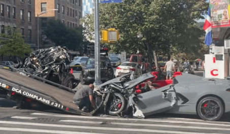 Aparatoso accidente en Inwood deja tres heridos; NYPD investiga posible carrera ilegal