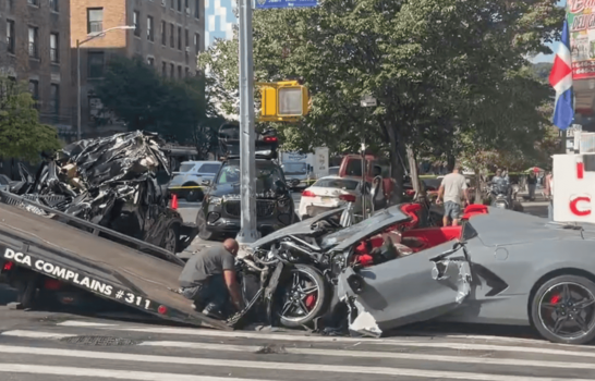 Aparatoso accidente en Inwood deja tres heridos; NYPD investiga posible carrera ilegal