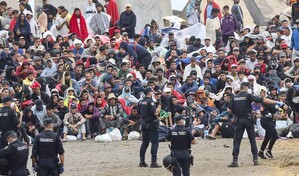 Polic&iacute;a espa&ntilde;ola confirma que mafias trafican con migrantes de la entrada masiva a Ceuta