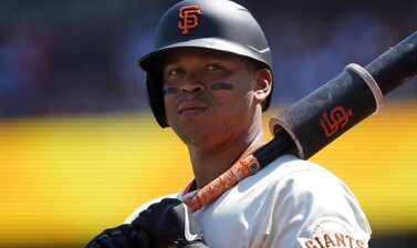Rafael Devers regresa al Fenway Park con dos realidades distintas