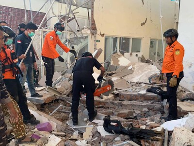 Ascienden a 83 los muertos por terremoto en Indonesia