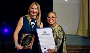 Wendy Queliz recibe cinco reconocimientos en EE.UU. por su aporte al teatro inclusivo