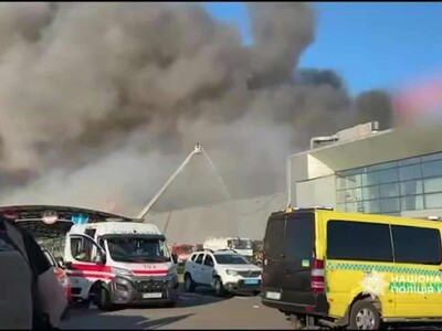 Ataque ruso contra centro comercial deja al menos 15 muertos