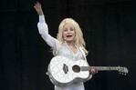 Dolly Parton asegura que sigue trabajando mientras se recupera de sus problemas de salud Dolly Parton asegura que sigue trabajando mientras se recupera de sus problemas de salud
