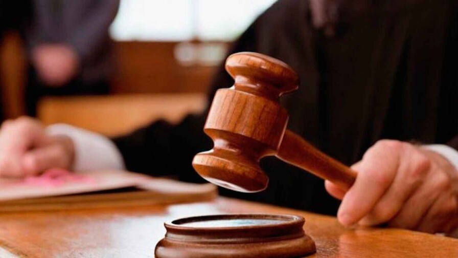 Entre la motivaci&oacute;n de derecho y la moral judicial