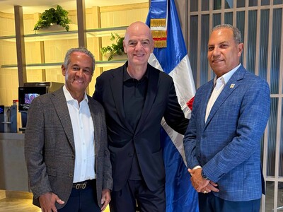 Esto hizo Infantino durante su visita a República Dominicana