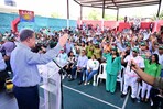 Fuerza del Pueblo juramenta a 300 personas, incluida vicealcaldesa del PRM, en Los Alcarrizos