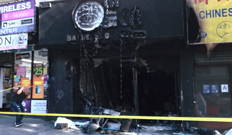 Bater&iacute;a de litio provoca incendio en barber&iacute;a dominicana en El Bronx y deja cinco heridos