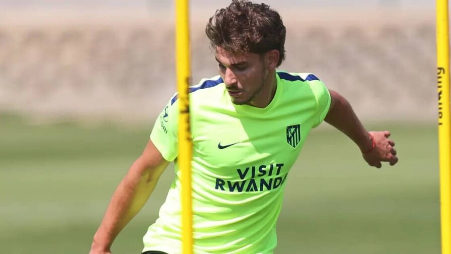 Simeone incluye a Julián Álvarez en la convocatoria contra el Villarreal Simeone incluye a Julián Álvarez en la convocatoria contra el Villarreal