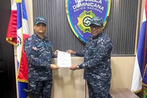 Polic&iacute;a Nacional realiza cambio de mando en La Vega; el coronel Cabrera Concepci&oacute;n asume el cargo
