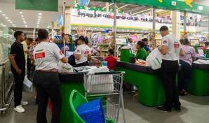 Los dominicanos completan compras escolares a dos d&iacute;as del regreso a clases