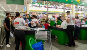 Los dominicanos completan compras escolares a dos d&iacute;as del regreso a clases