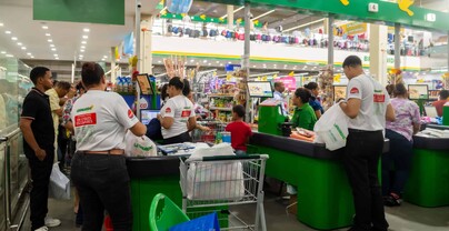 Los dominicanos completan compras escolares a dos d&iacute;as del regreso a clases