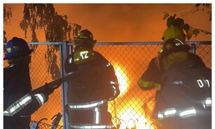 Se produce incendio pr&oacute;ximo a planta de GLP; bomberos evitan que llamas se propaguen a la envasadora