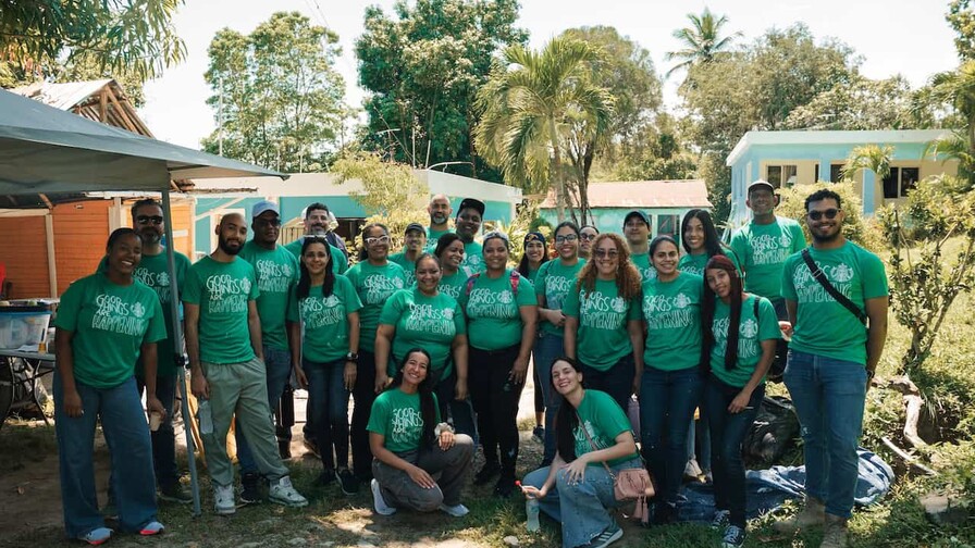 Starbucks y H&aacute;bitat para la Humanidad realizan brigada constructiva en San Crist&oacute;bal