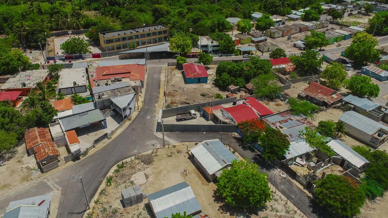 Comprende unos 3,960 metros lineales de vías.
