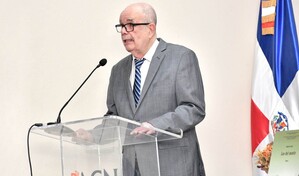 Roberto Cass&aacute; califica de "temerarias y deshonestas" acusaciones de la ADP contra libros de historia