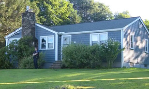 Emiten orden de arresto contra mujer de Massachusetts buscada por la muerte de un polic&iacute;a