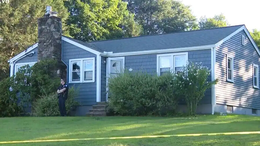 Emiten orden de arresto contra mujer de Massachusetts buscada por la muerte de un policía Emiten orden de arresto contra mujer de Massachusetts buscada por la muerte de un policía