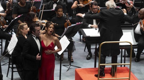 Gala de Grandes Int&eacute;rpretes conquista al p&uacute;blico con las voces de Nadine Sierra y Xabier Anduaga