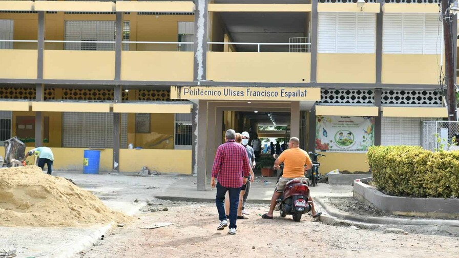 Al menos 11 centros educativos de Santiago no iniciaron el a&ntilde;o escolar