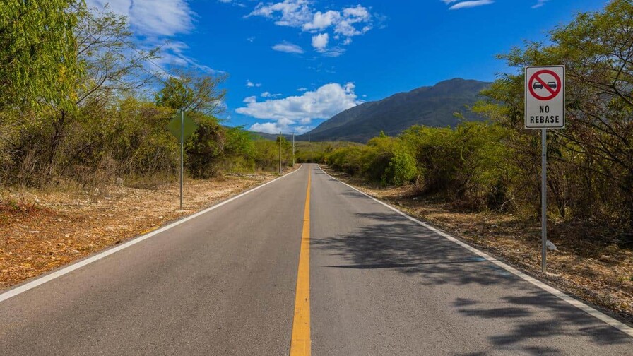 Presidente Abinader inaugura obras viales y de formación en la región Sur del país Presidente Abinader inaugura obras viales y de formación en la región Sur del país