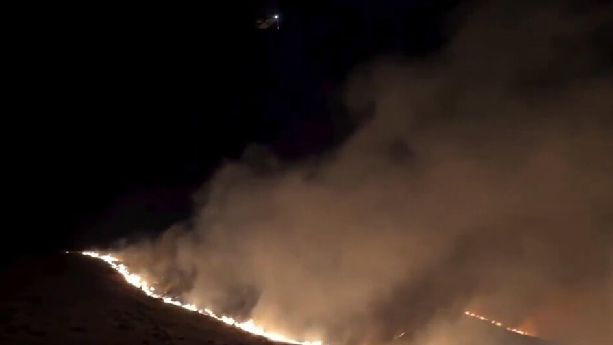 Decenas de miles de evacuados por incendios forestales en Nevada, EE. UU. Decenas de miles de evacuados por incendios forestales en Nevada, EE. UU.