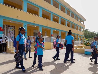 Educación inicia año escolar con enfoque en aprendizajes e IA