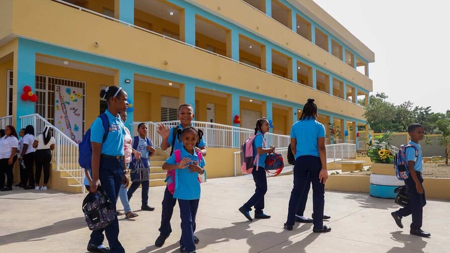 Educación inicia nuevo año escolar apostando por fortalecer los aprendizajes y la inclusión de la IA Educación inicia nuevo año escolar apostando por fortalecer los aprendizajes y la inclusión de la IA