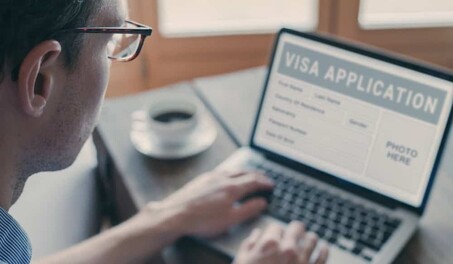 &iquest;Qu&eacute; es el asistente de visas y por qu&eacute; la Embajada de EE. UU. en RD lo recomienda?