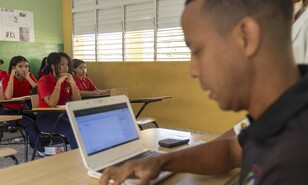 Primer d&iacute;a de clases: buena asistencia y algunos retrasos
