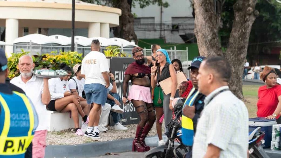 Caravana LGBTIQ+ llena de música y color calles de Santo Domingo con gran presencia policial Caravana LGBTIQ+ llena de música y color calles de Santo Domingo con gran presencia policial
