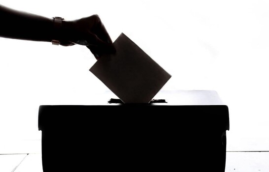 Nuestra democracia parece haberse vuelto emocionalmente vulnerable