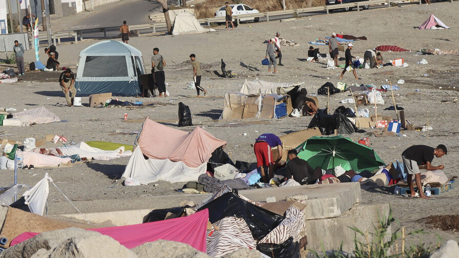 La situaci&oacute;n sanitaria de migrantes en Ceuta abre un nuevo frente para el Gobierno espa&ntilde;ol