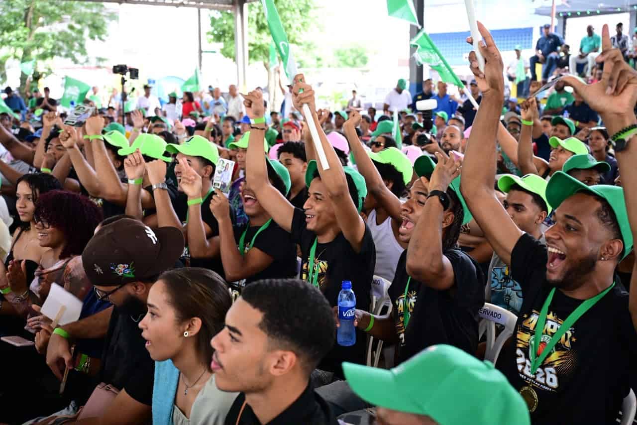 Nuevos integrantes de la Fuerza del Pueblo juramentados el fin de semana.