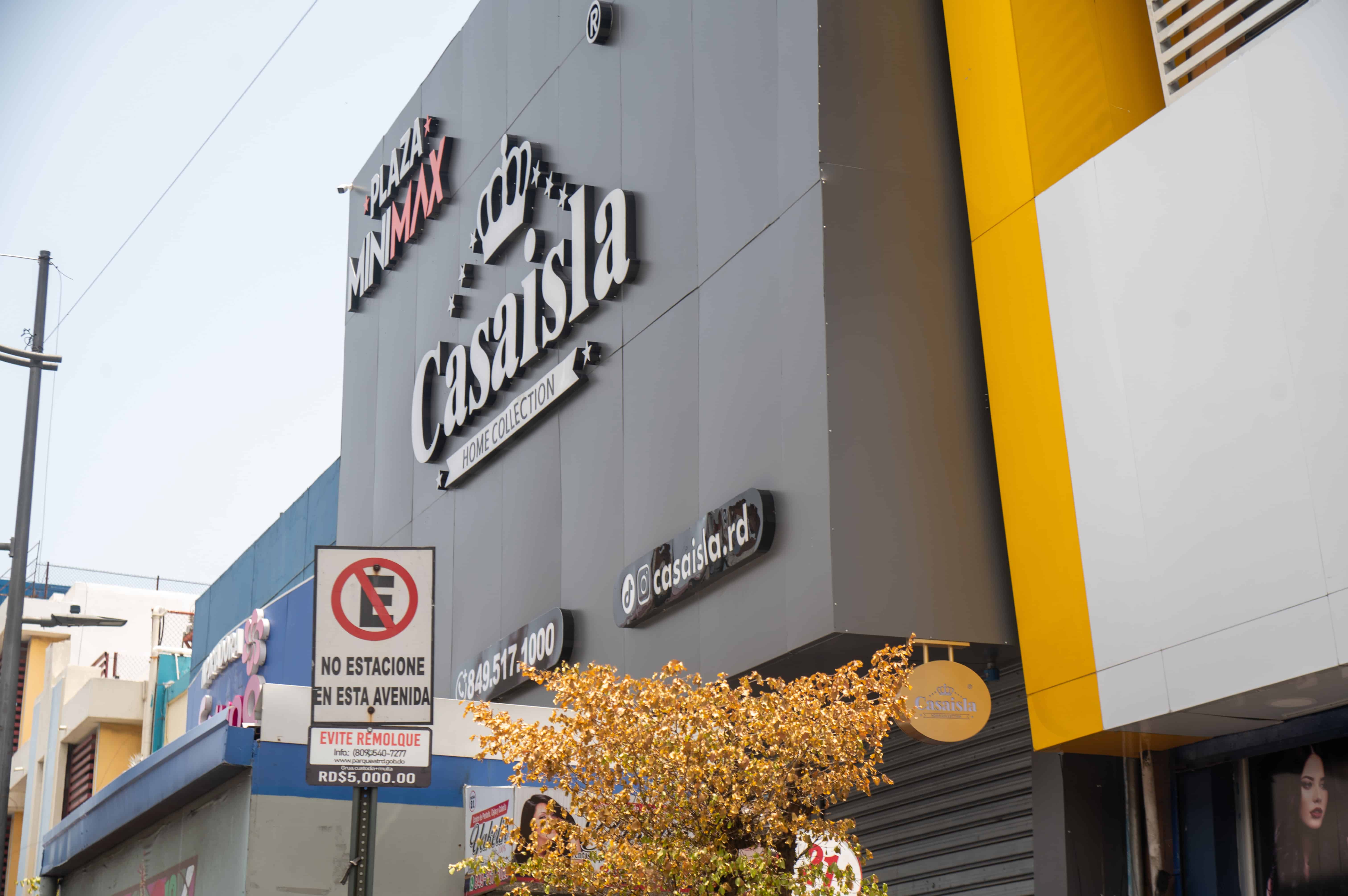 Casa Isla, ubicada en la avenida Duarte.
