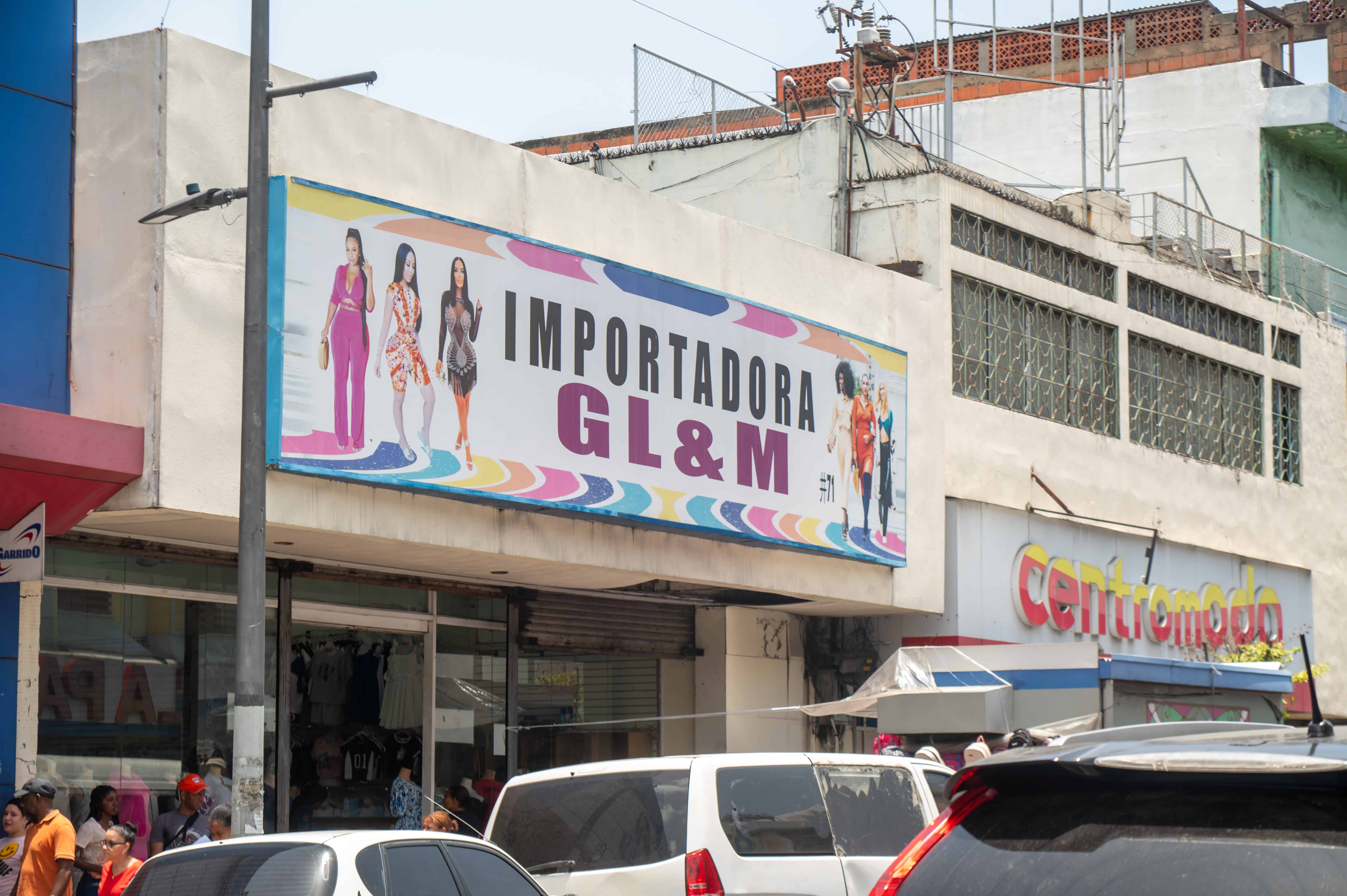Importadora GL &M, ubicada en la avenida Duarte.