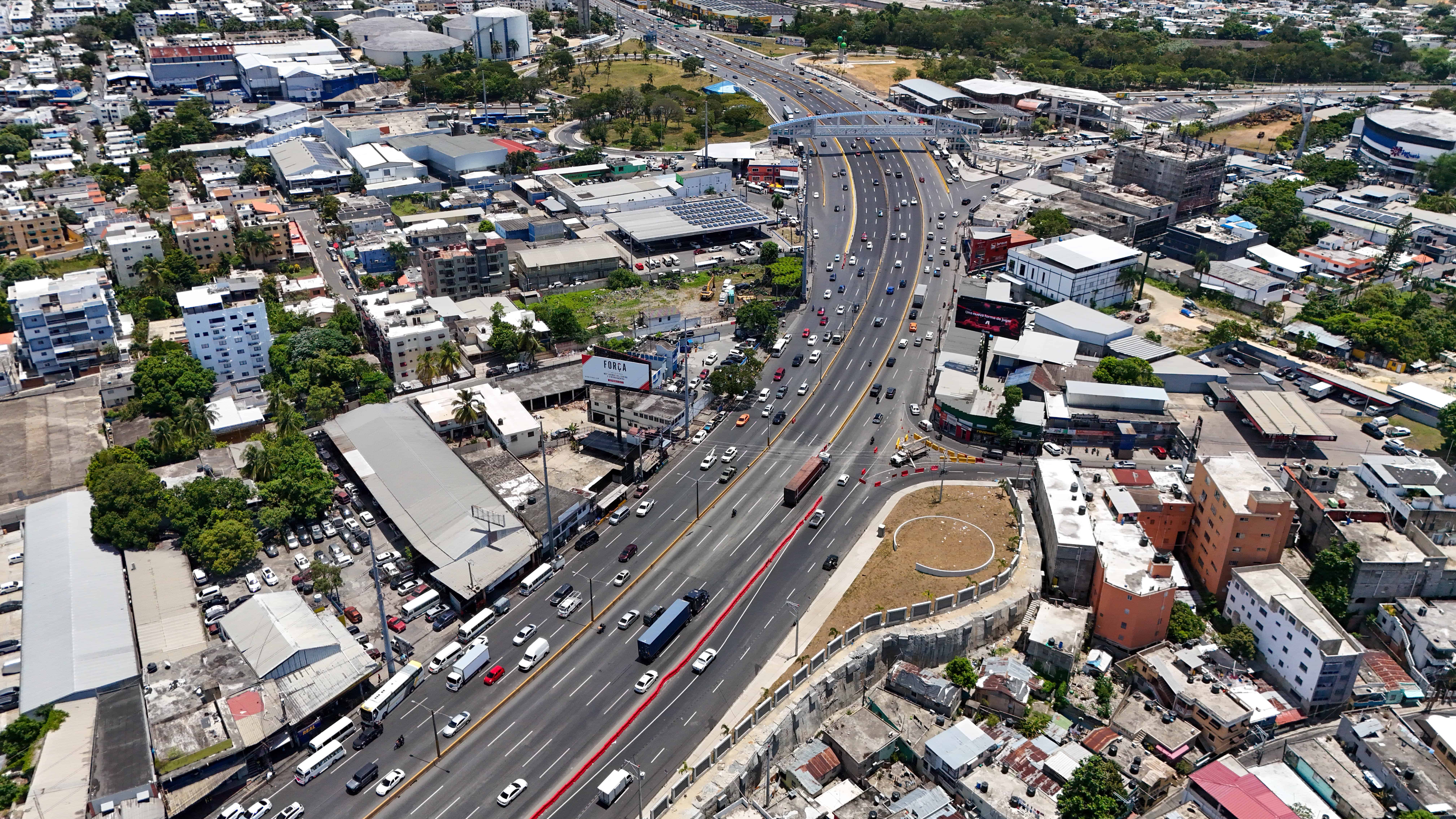 Los trabajos en el kilómetro 9 se suman a los de la 27 de Febrero con Luperón para mejorar la circulación vial en la ciudad.