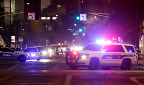 Polic&iacute;a de Phoenix despide a agentes tras agresi&oacute;n a pareja durante parada