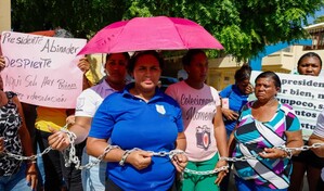 Denuncian retraso en reconstrucci&oacute;n deja a m&aacute;s de 800 estudiantes fuera de las aulas en Santiago