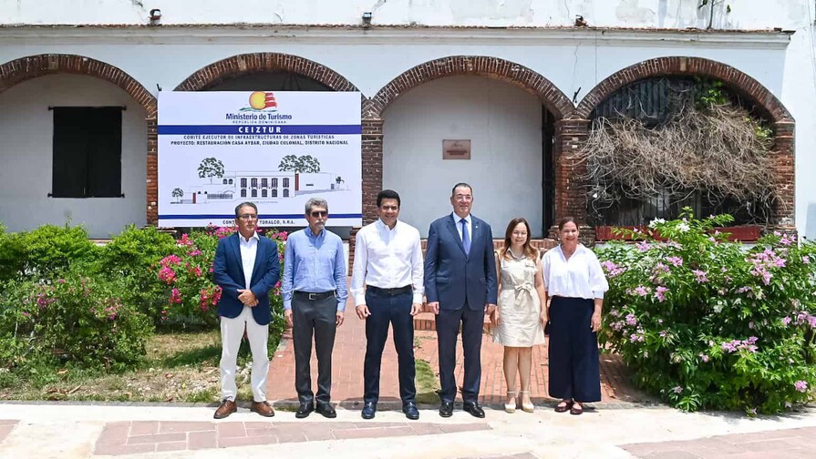 David Collado deja iniciada restauración de Casa Aybar en la Ciudad Colonial David Collado deja iniciada restauración de Casa Aybar en la Ciudad Colonial