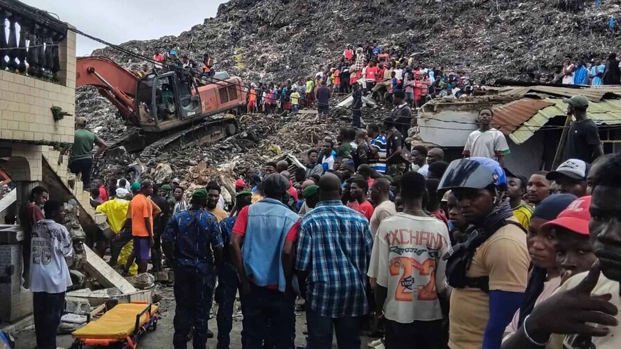 Aumentan a 34 los muertos por el derrumbe de un vertedero en Guinea Aumentan a 34 los muertos por el derrumbe de un vertedero en Guinea