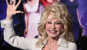 Trump lamenta la muerte de Dolly Parton y decreta luto en su honor: El mundo te quiere