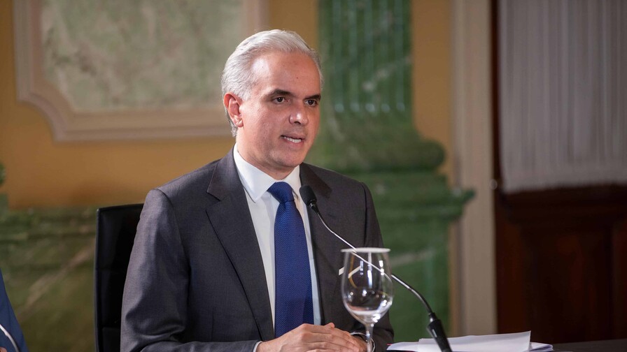 Reforma de la ley educaci&oacute;n permitir&aacute; contratar docentes especializados en ingl&eacute;s y &aacute;reas t&eacute;cnicas