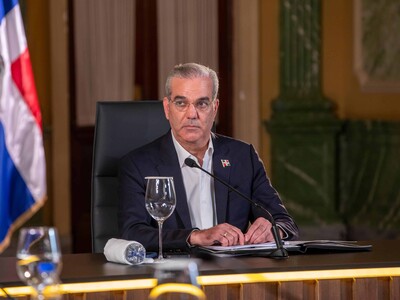 Luis Abinader supervisa desayuno escolar y calidad nutricional