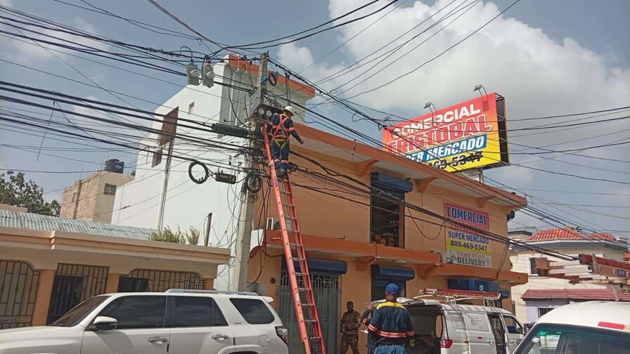 Edeeste inicia instalación de 145,000 medidores inteligentes Edeeste inicia instalación de 145,000 medidores inteligentes
